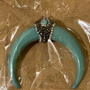 Beautiful Necklace pendant blue color without chain